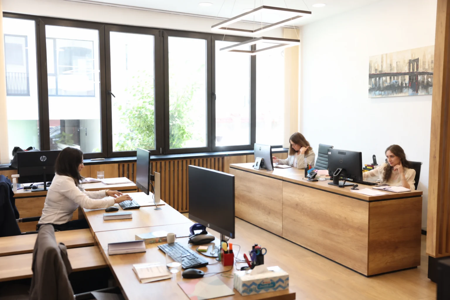 Murar și Asociații lawyers at the office