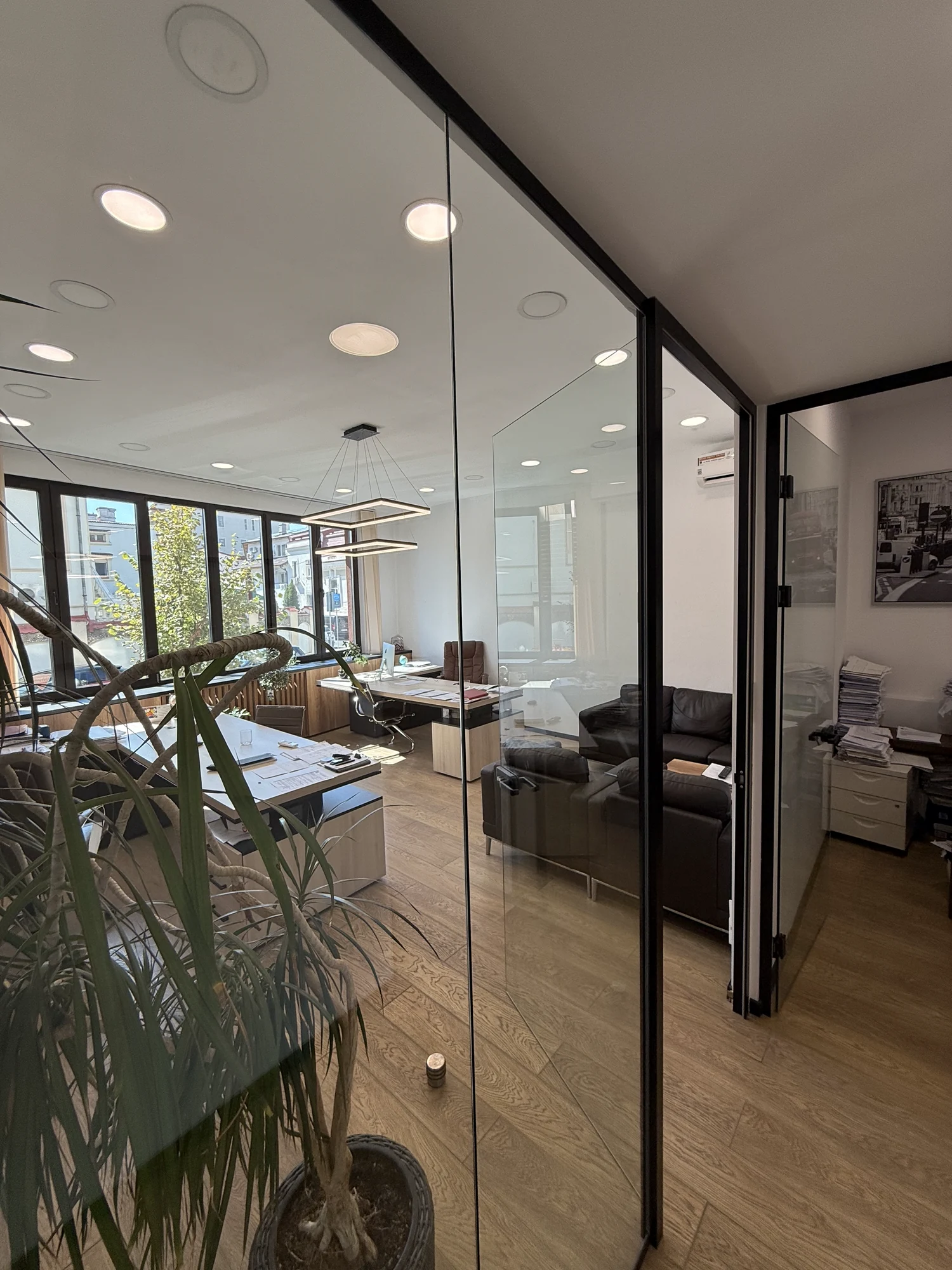 Inside the Murar și Asociații office in Bucharest
